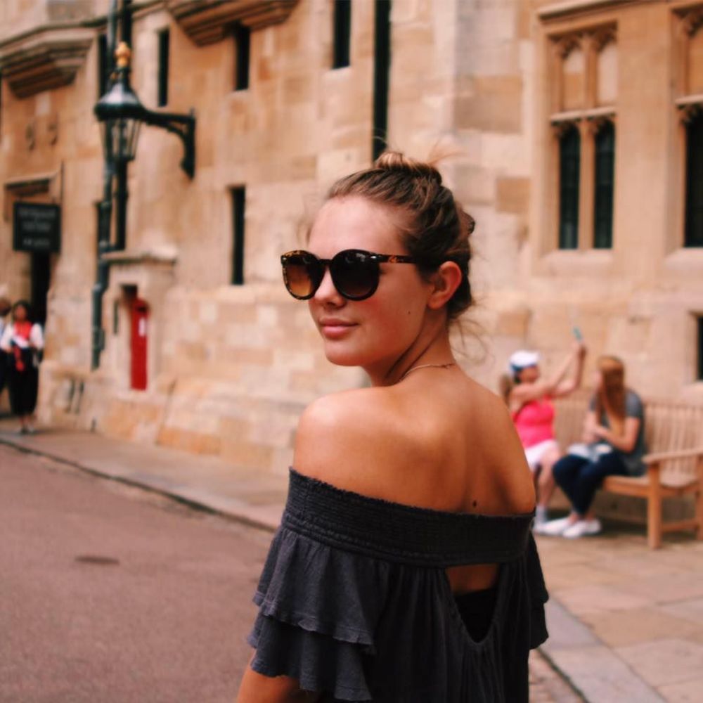 Meet your Posher, Avrelle